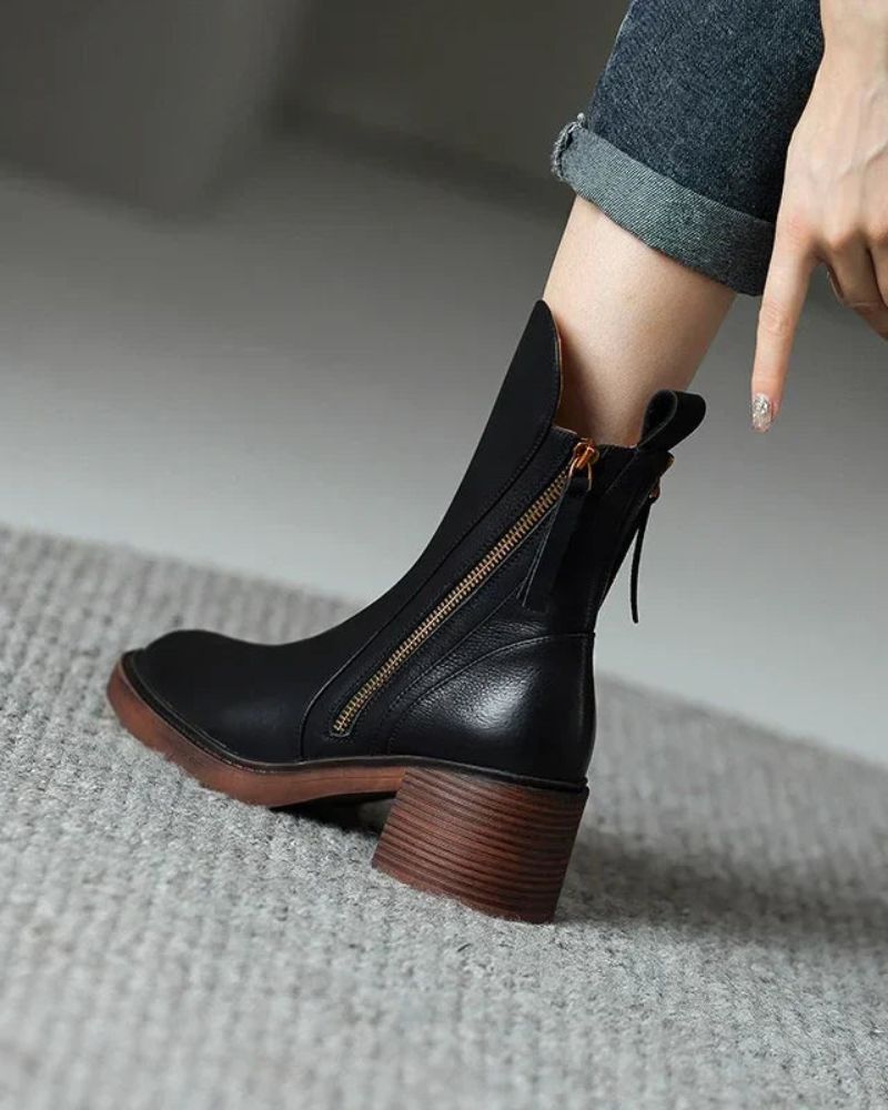 Garciel | Black leather ankle boots with comfortable heels, elegant and timeless
