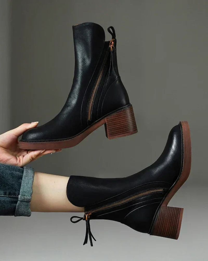 Garciel | Black leather ankle boots with comfortable heels, elegant and timeless