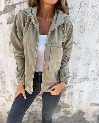 Alma | Warm, soft, and retro-inspired cord jacket
